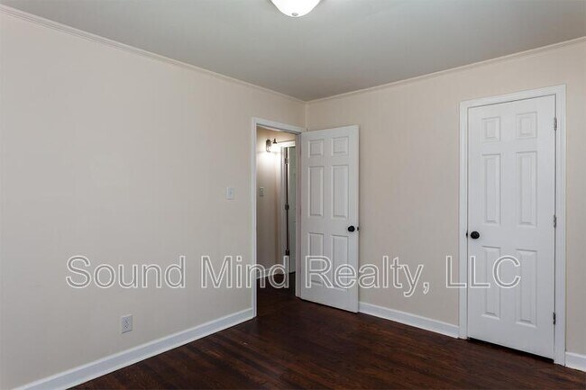 Building Photo - 1708 Dallas St