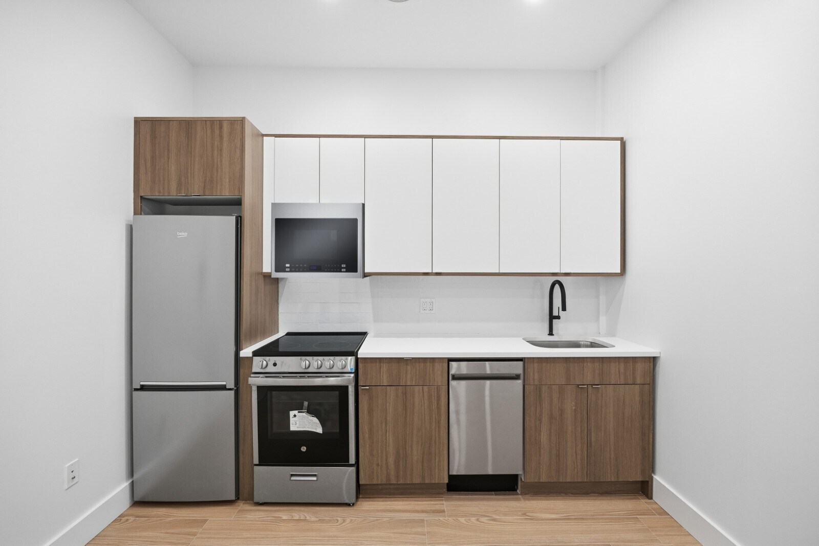 Building Photo - 379 Hawthorne St