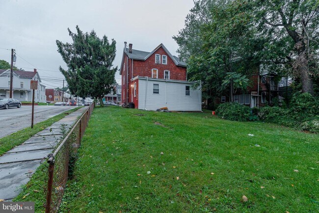 Building Photo - 101 N 6th St