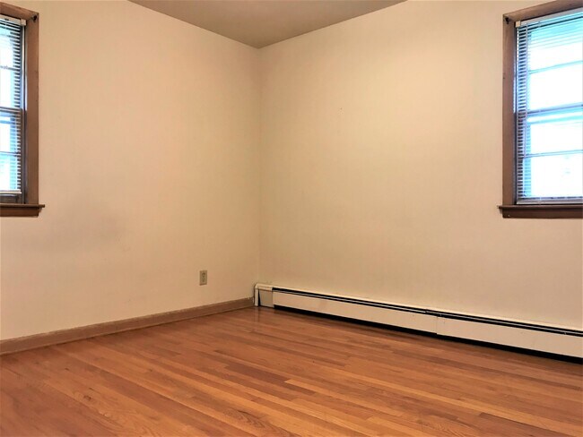 Building Photo - 410 Pawling St