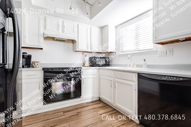 Building Photo - 1402 E Osborn Rd