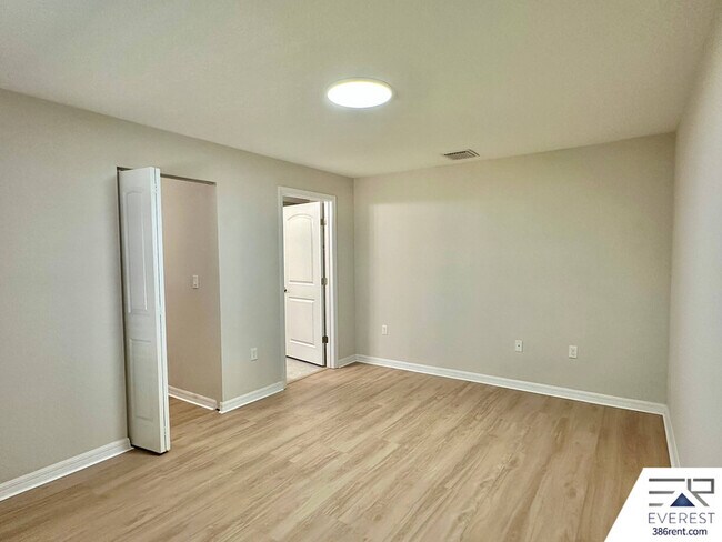 Building Photo - 53 Selma Trail