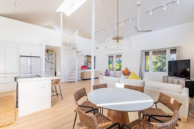 Building Photo - 18954 Acosta Rd