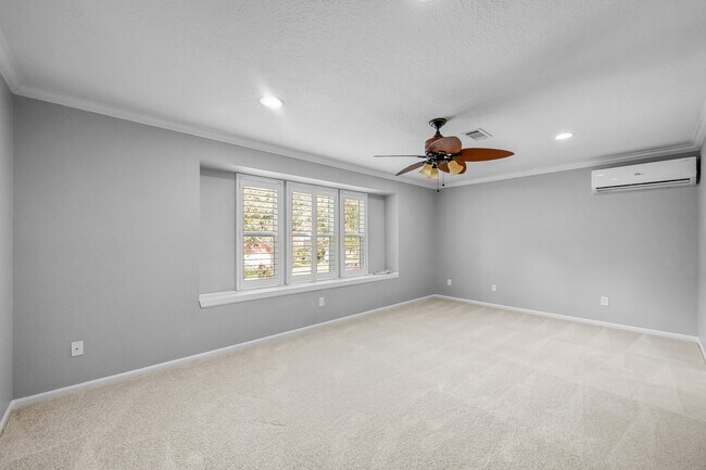 Building Photo - 30 Village Knoll Pl