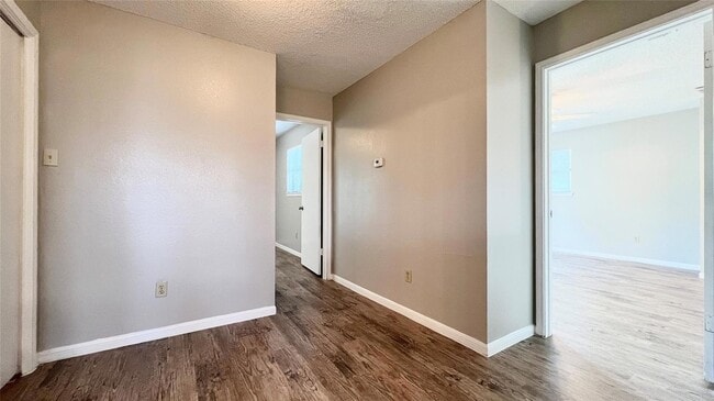 Building Photo - 9201 Simmons Rd