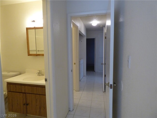 Building Photo - 7043 Forest Vista St