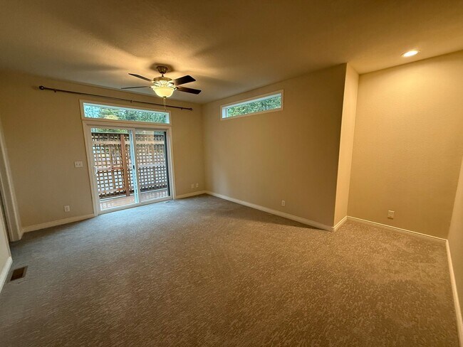 Building Photo - 17069 Norwalk Rd