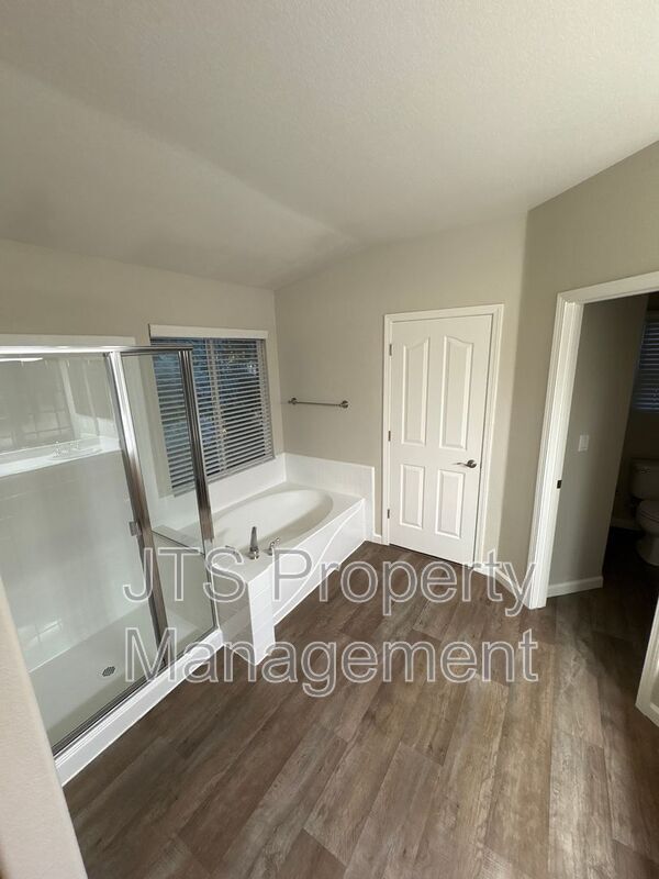 Building Photo - 9542 Windrose Ln