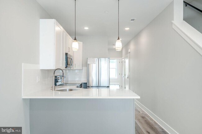 Building Photo - 5122 Ranstead St