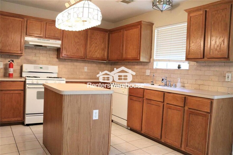 Building Photo - 1514 Kincross Ct