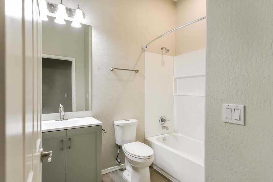 Building Photo - 6805 W Lariat Ln