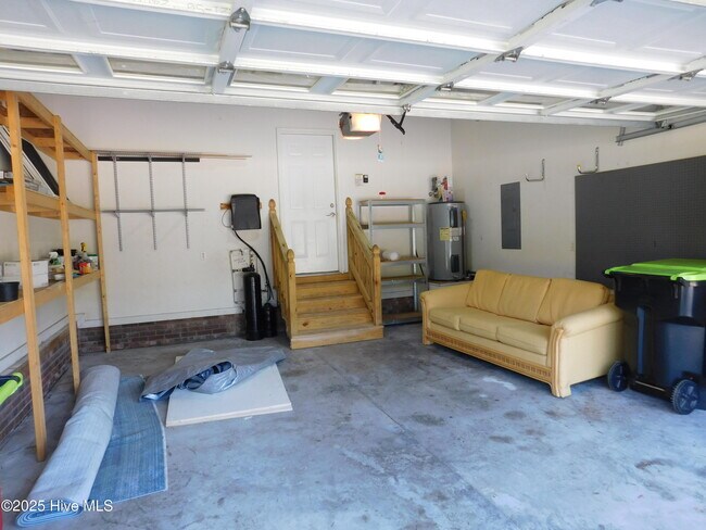 Building Photo - 305 Gibbs Rd