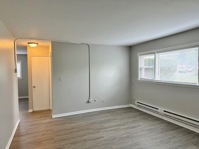 Building Photo - 9709 W Lorraine Dr