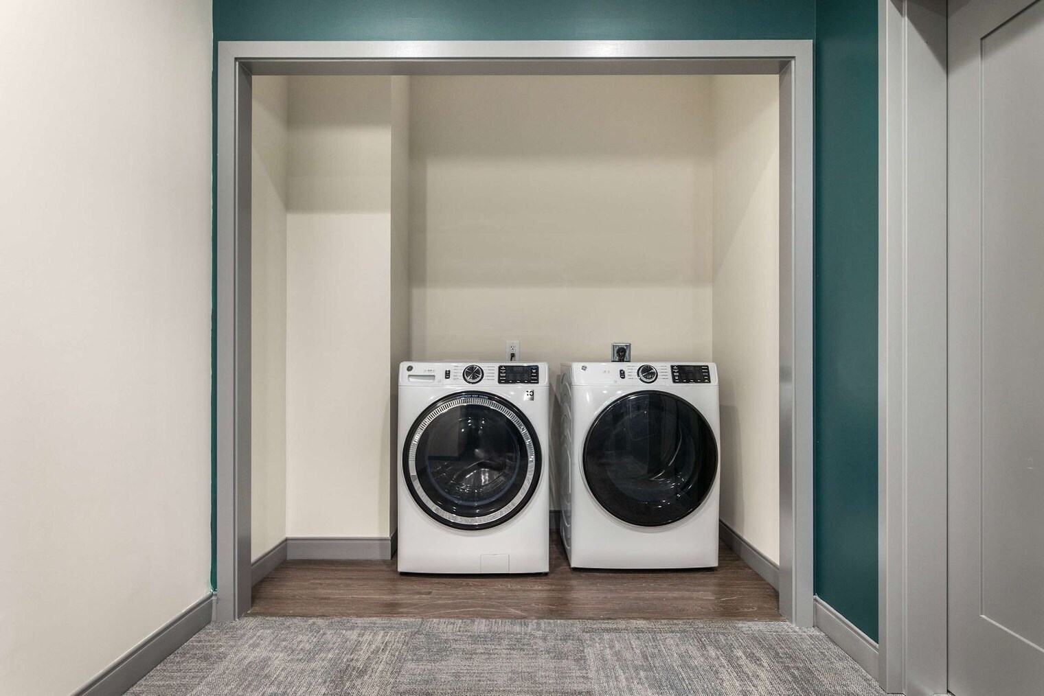 Building Photo - 781 Spring St