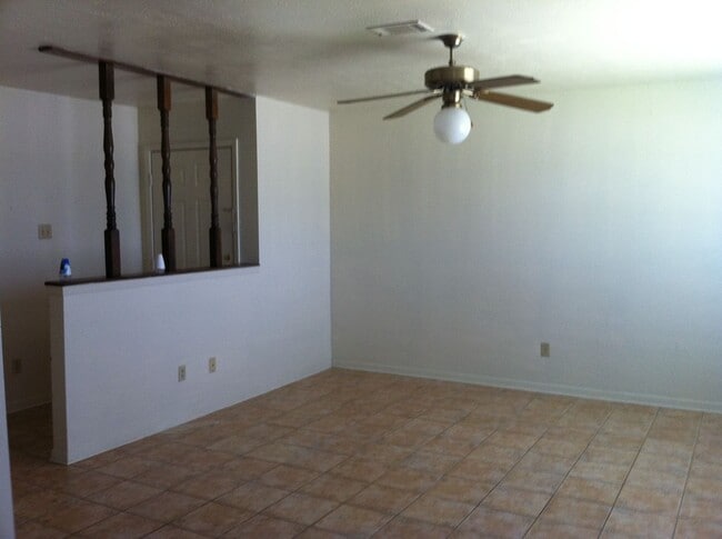 Building Photo - TWO BEDROOM DUPLEX TO SHARE WITH YOUR FURRY FRIENDS!