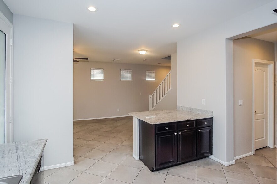 Building Photo - 6425 Kellyville Dr