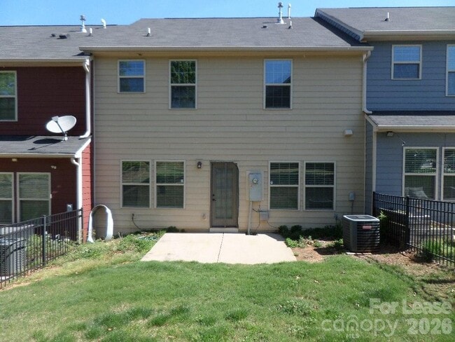 Building Photo - 3339 Major Samuals Way