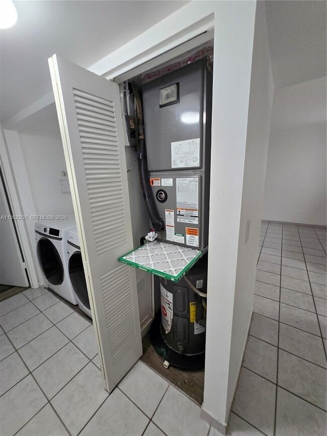 Building Photo - 12219 SW 14th Ln