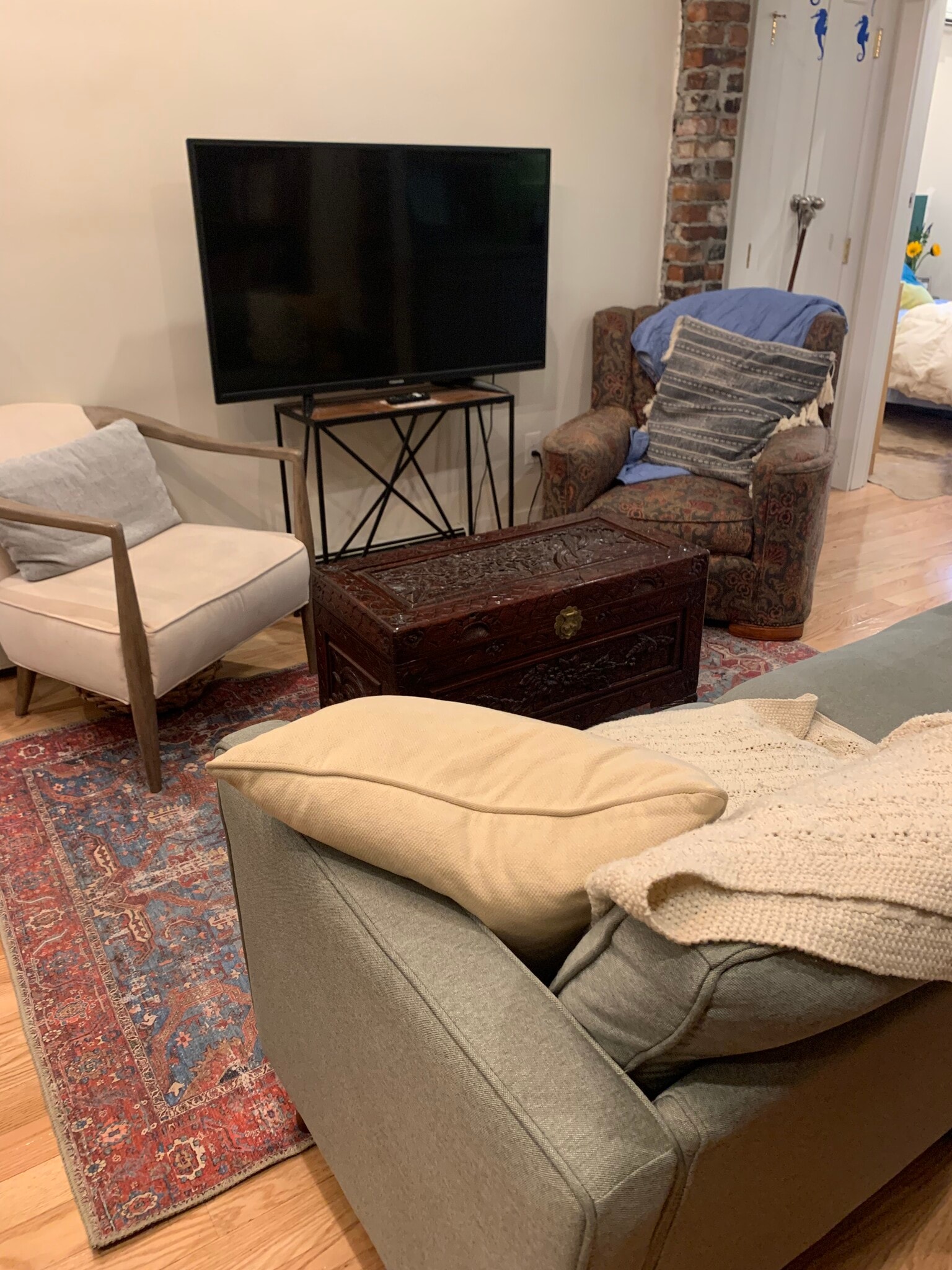 Open Concept living room - 53 Broadway
