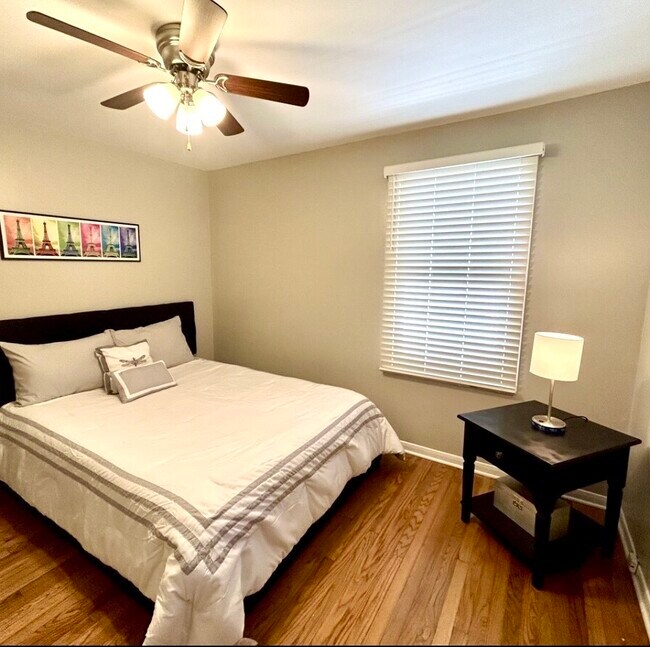 Building Photo - 905 W Rockland Rd