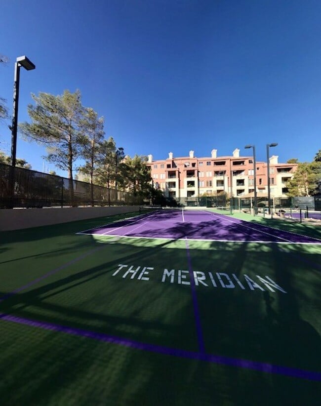 Building Photo - Condo In A Luxurious Community - 1 Bedroom