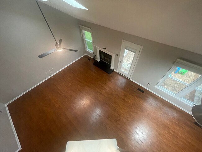 Building Photo - Beautiful home in Riverwalk