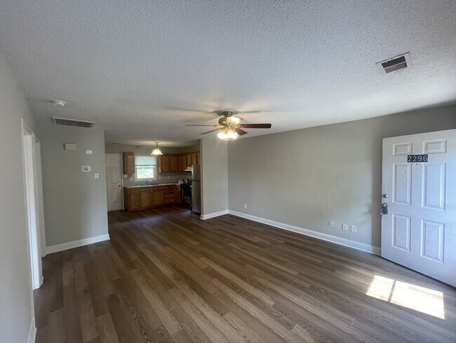 Building Photo - Desirable duplex in Denver