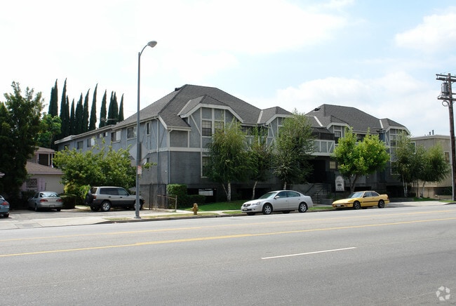 Primary Photo - 15000 Burbank Blvd