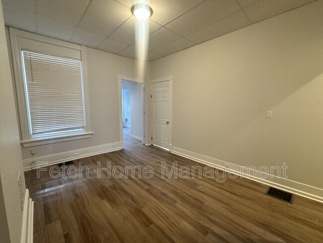 Building Photo - 117 S 10th St