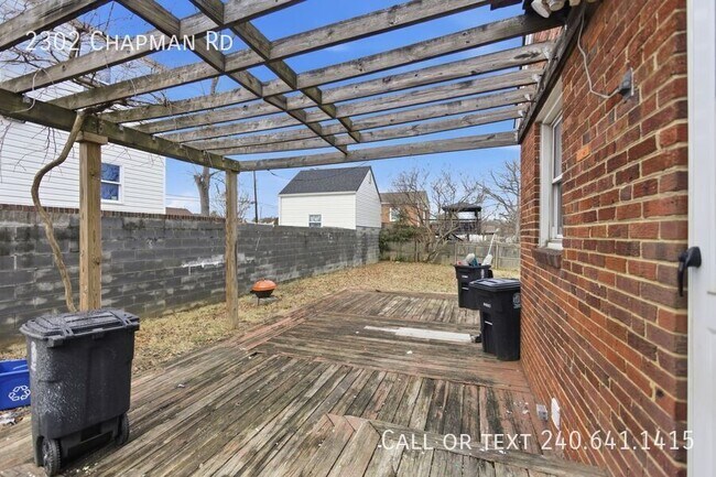 Building Photo - 2302 Chapman Rd