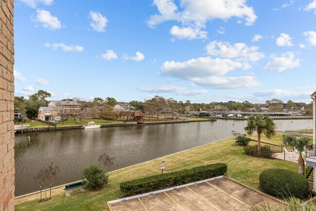 Building Photo - 18515 Egret Bay Blvd