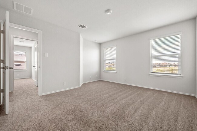 Building Photo - Spacious 4 Bed / 2.5 Bath Home – 2,243 Sq Ft + Resort-Style Amenities