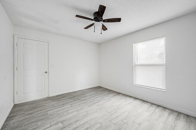 Building Photo - Charming 3-Bed, 2-Bath Home in Palm Bay