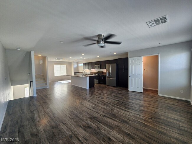 Building Photo - 9050 W Tropicana Ave