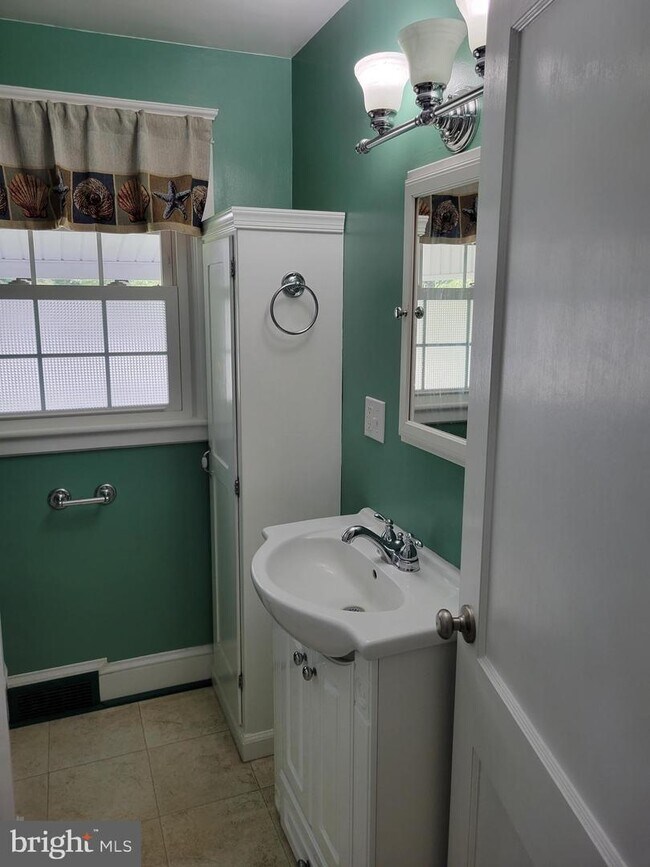 Building Photo - 994 Gravel Pike