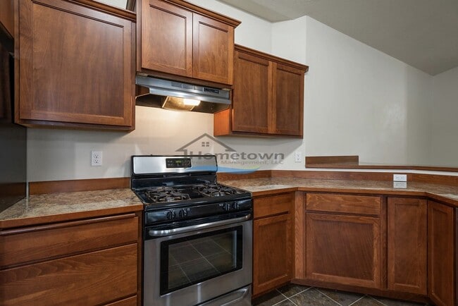 Building Photo - Stunning 3 Bedroom 2 Bath Home in The Landings!