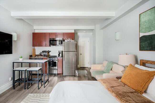 Building Photo - 240 W 73rd St