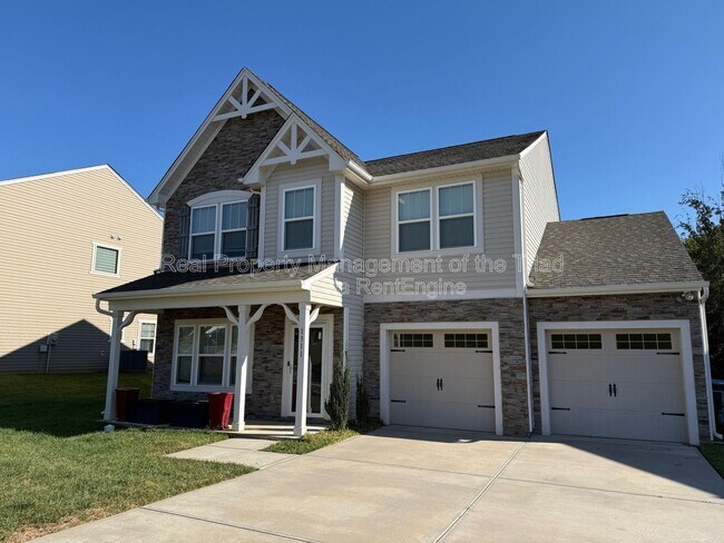 Building Photo - 1311 Red Deer Dr