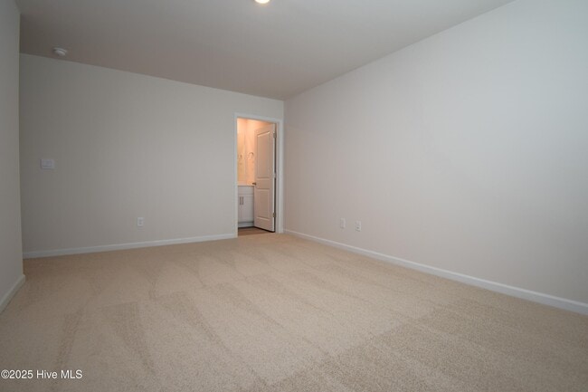 Building Photo - 3605 Sedge Dr