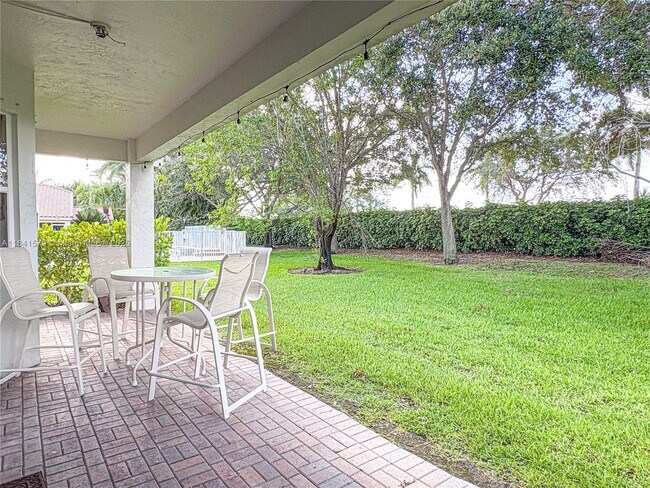 Building Photo - 4006 Bahia Isle Cir