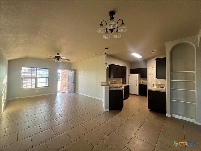 Building Photo - 1401 Loyal Ln