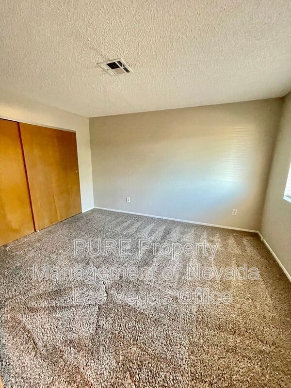 Building Photo - 2650 Sumac Ln