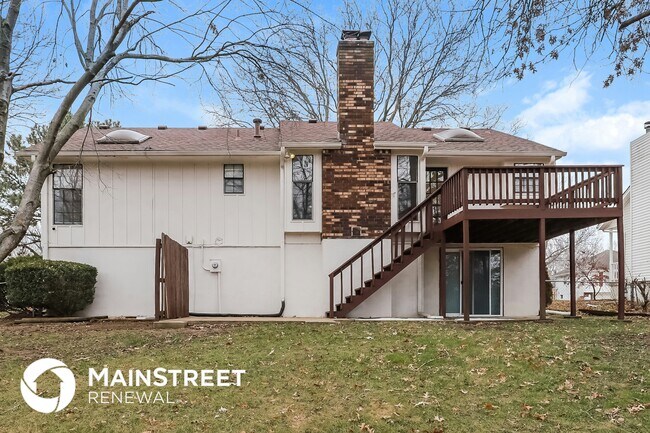 Building Photo - 3710 NE Chapel Dr