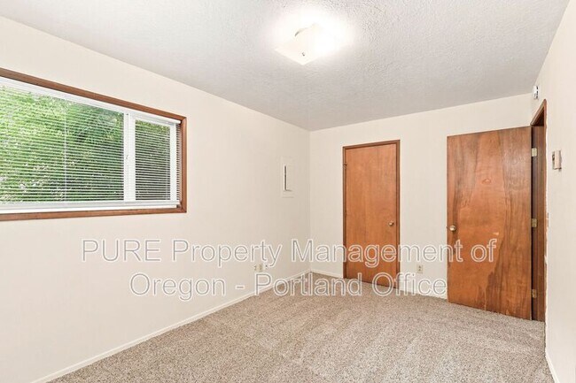 Building Photo - 1113 SE 27th Ave