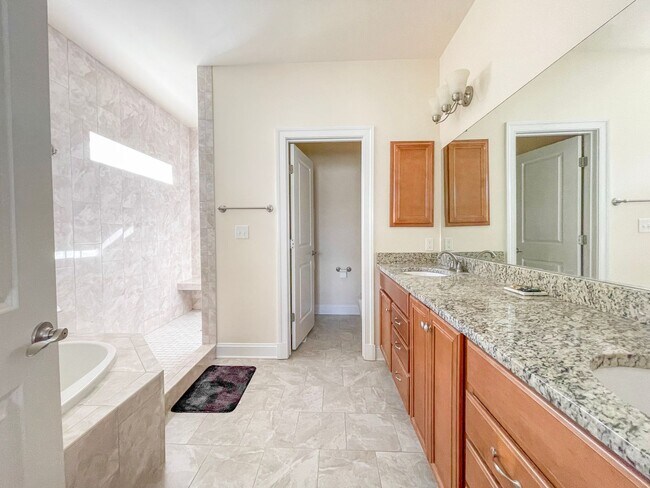 Building Photo - 6883 Birmingham Dr