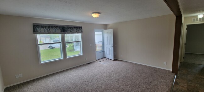 Building Photo - 247 Armstrong Ave