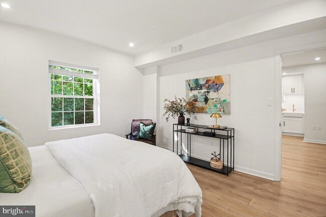 Building Photo - 2007 Key Blvd