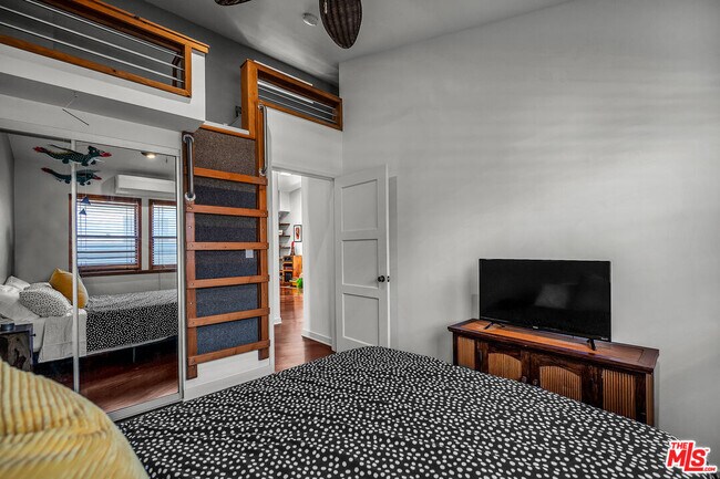 Building Photo - 4450 Campbell Dr