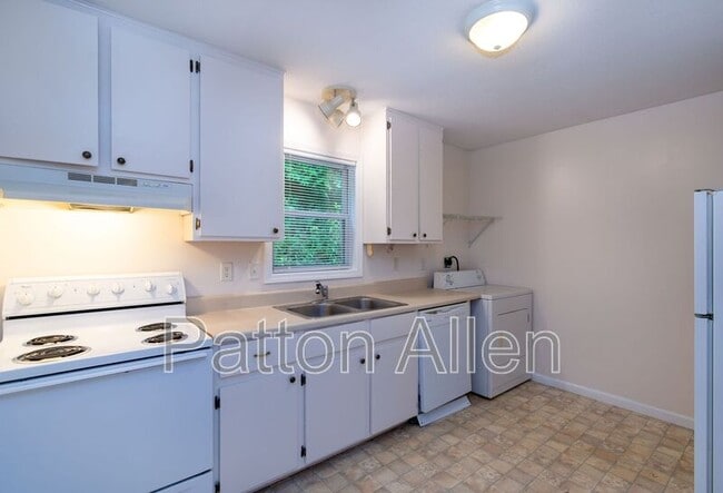 Building Photo - 97 Citadel Dr