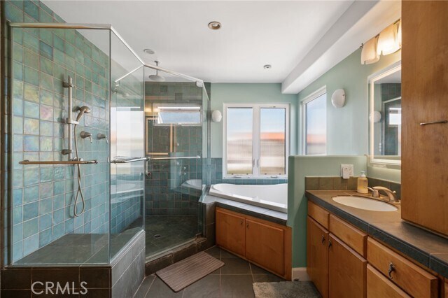 Building Photo - 310 30th St